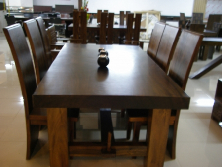 Set Meja Makan Trembesi Syailendra