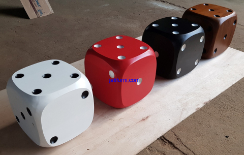 Kursi Stool Dadu Kayu